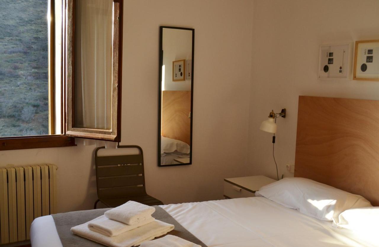 Tres Puentes Anguiano Apartamentos Y Hostal Luaran gambar