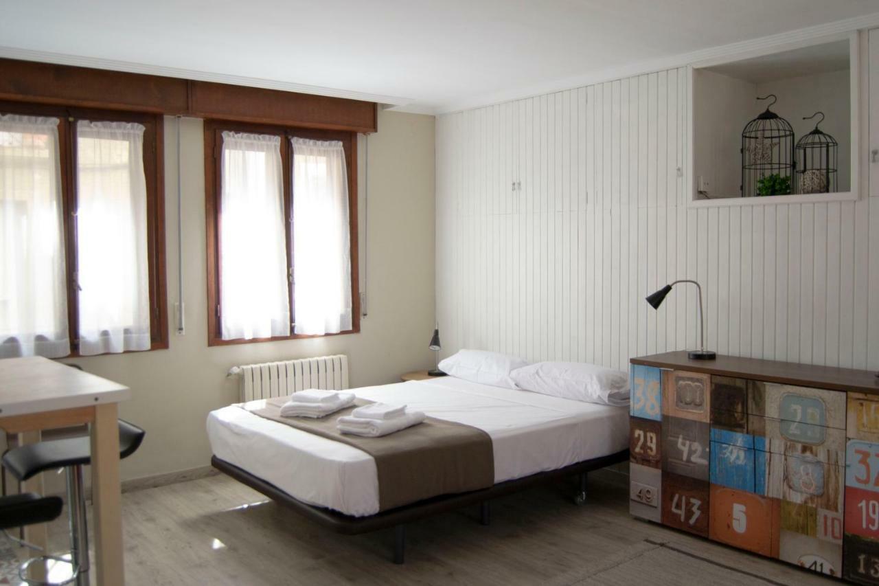 Tres Puentes Anguiano Apartamentos Y Hostal Luaran gambar