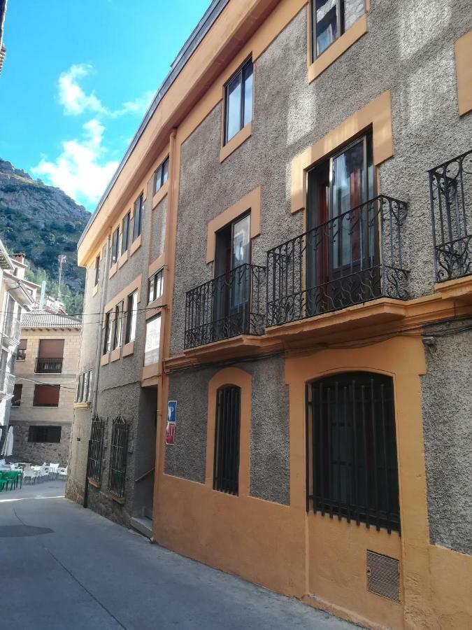 Tres Puentes Anguiano Apartamentos Y Hostal Luaran gambar