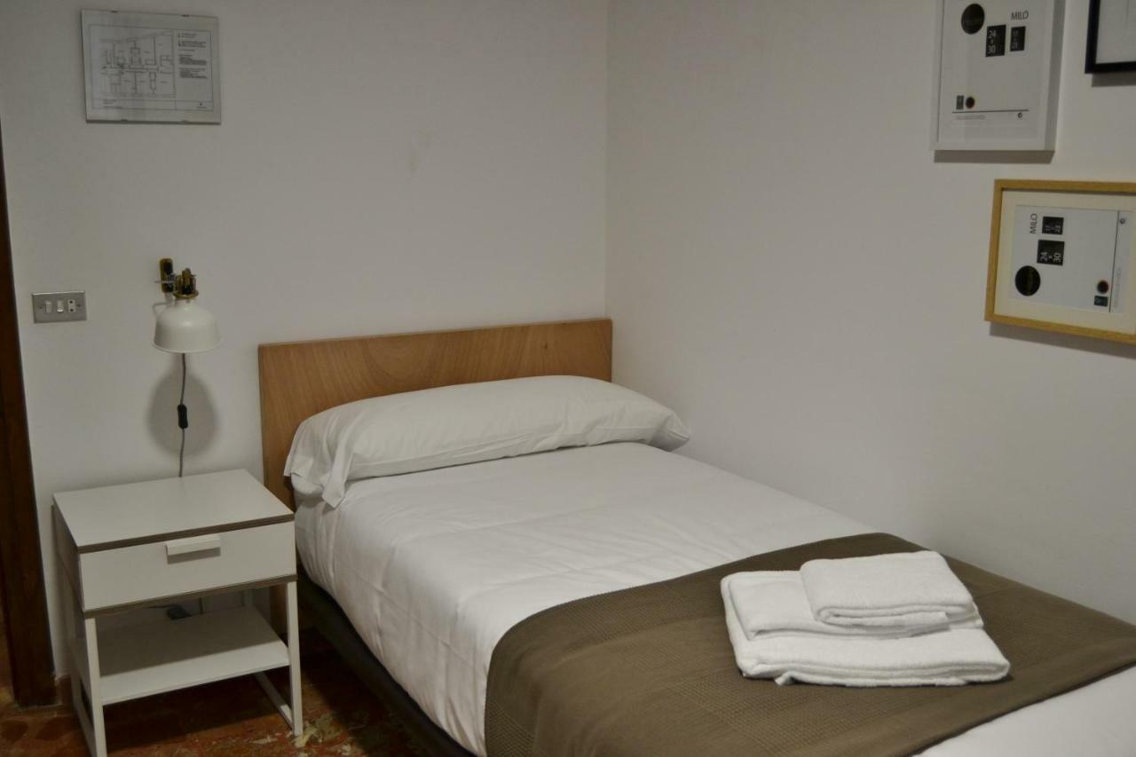 Tres Puentes Anguiano Apartamentos Y Hostal Luaran gambar